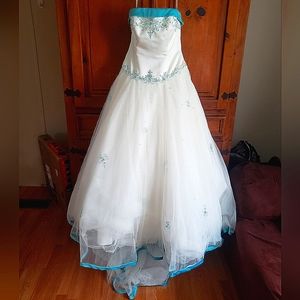 Ball gown Wedding dress